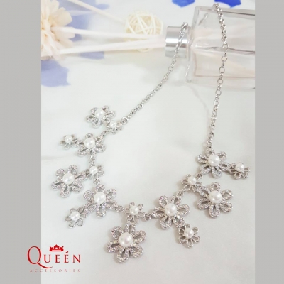 Queen Accessories (2)